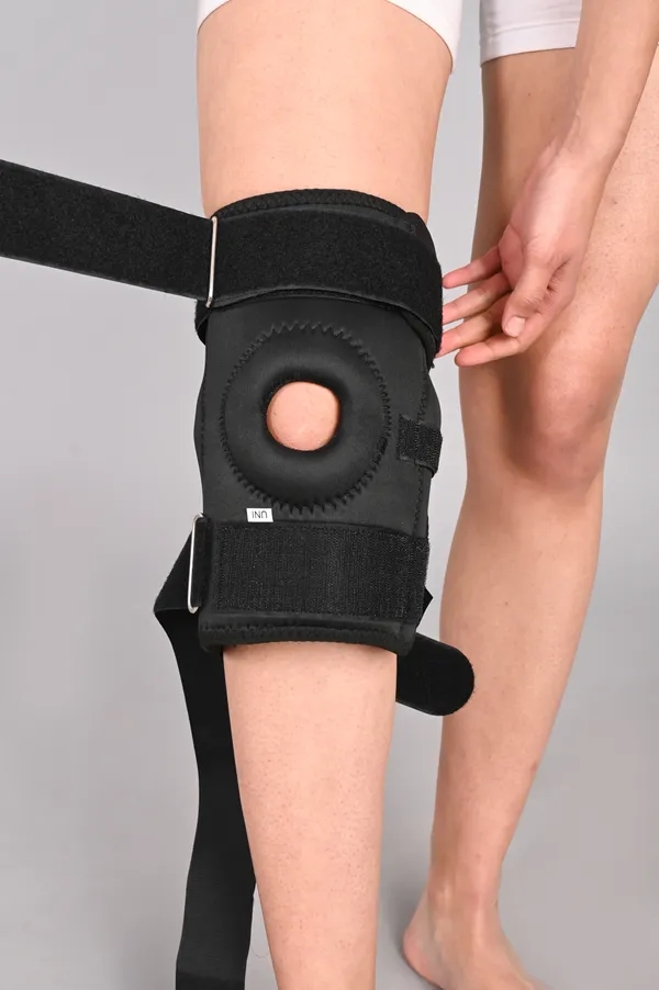 Knee_Support_Brace_With_Adjustable_Straps_Black