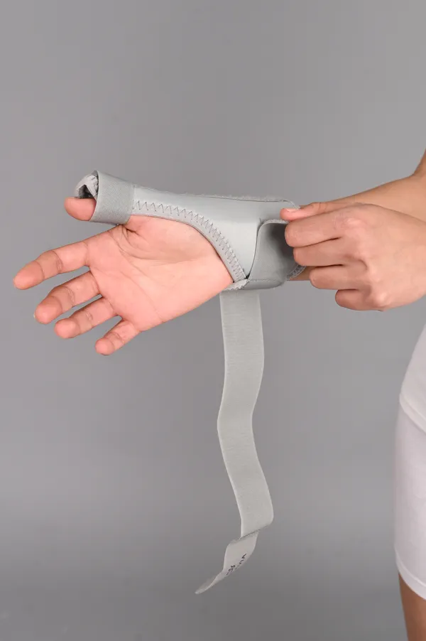 Thumb_Support_Brace_With_Adjustable_Strap_Grey