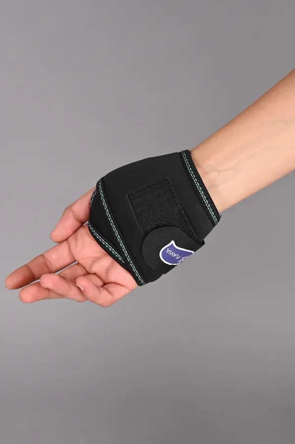 Wrist_Support_Brace_With_Thumb_Stabilizer_Black