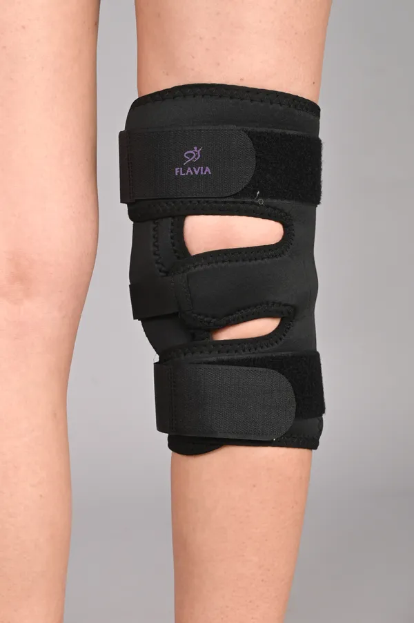 Knee_Support_Brace_With_Adjustable_Straps_Black