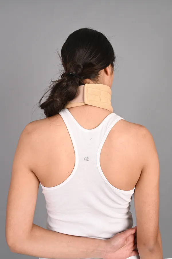 Soft_Foam_Cervical_Collar_Neck_Support_Brace_Adjustable_Medical_Grade_Neck_Immobilizer_For_Pain_Relief_And_Injury_Recovery
