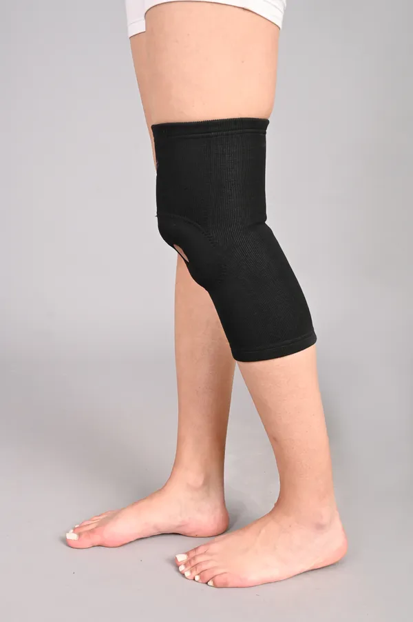 Flavia_Black_Knee_Support_Brace_With_Open_Patella_Design
