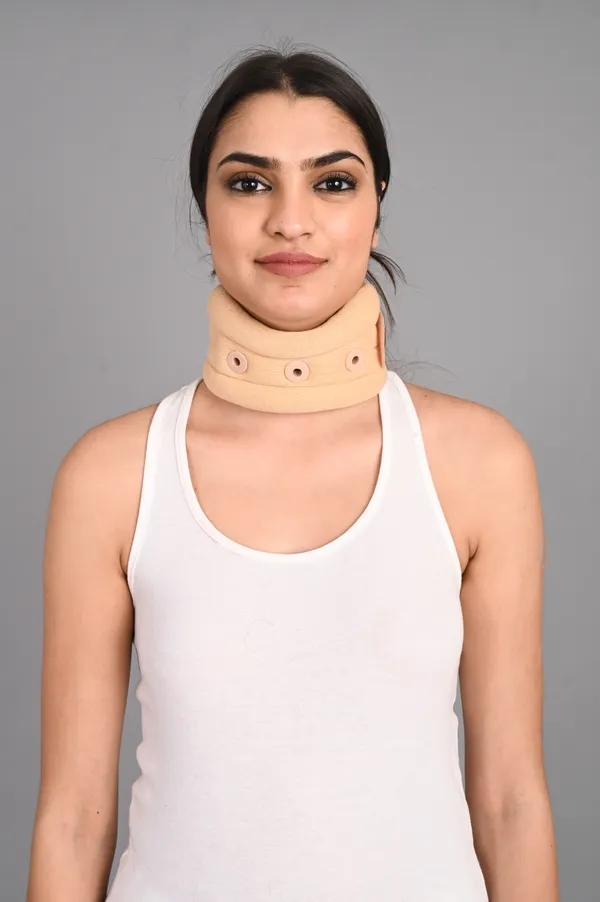 Soft_Foam_Cervical_Collar_Neck_Support_Brace_Adjustable_Medical_Grade_Neck_Immobilizer_For_Pain_Relief_And_Injury_Recovery