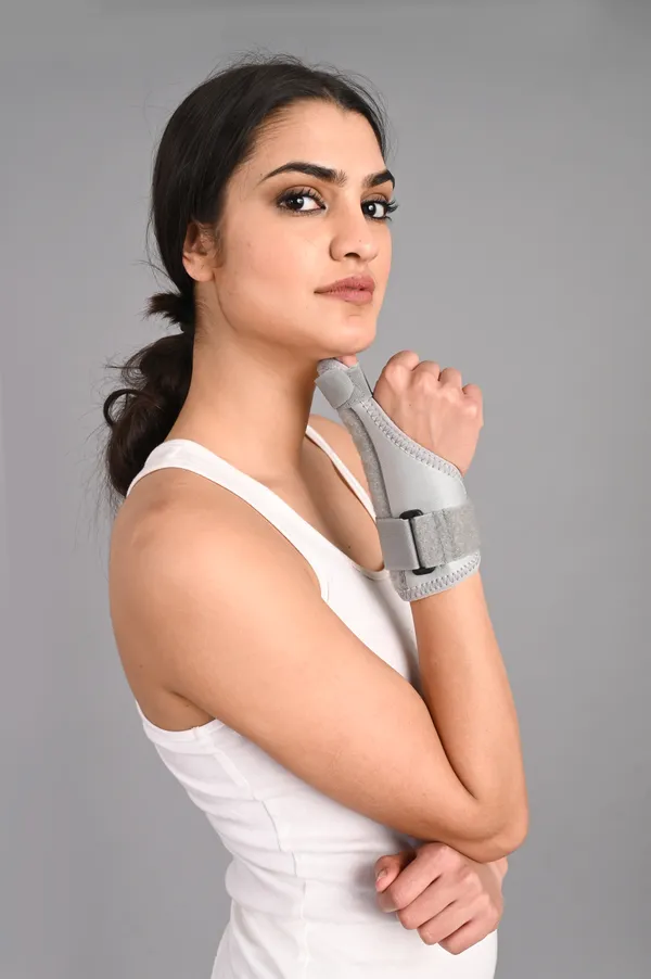 Thumb_Support_Brace_With_Adjustable_Strap_Grey