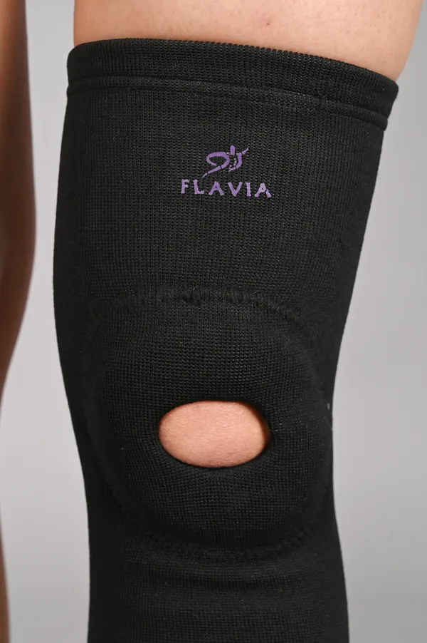 Flavia_Black_Knee_Support_Brace_With_Open_Patella_Design