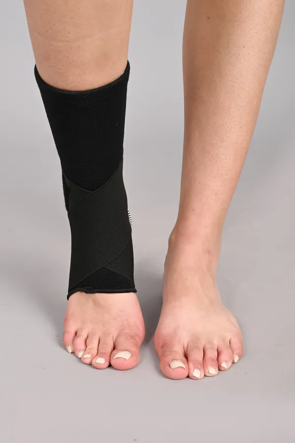 Ankle_Support_Brace_With_Compression_Wrap