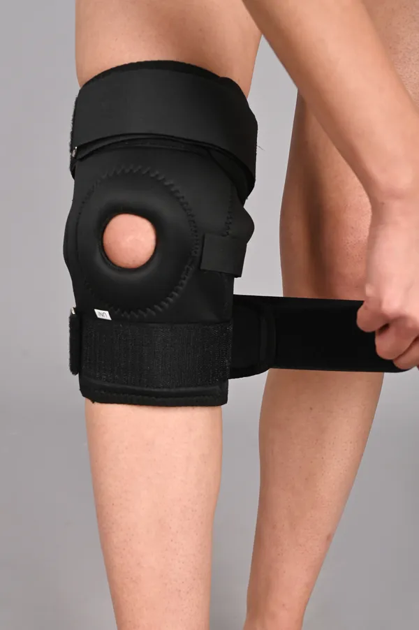 Knee_Support_Brace_With_Adjustable_Straps_Black