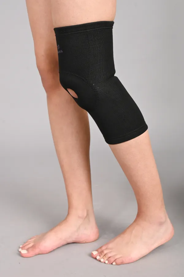 Flavia_Black_Knee_Support_Brace_With_Open_Patella_Design