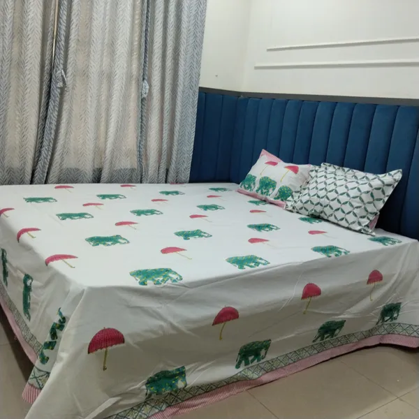 Cotton_Jaipuri_Hand_Print_White_and_Green_Jumbo_King_Size_Bedsheet_with_2_Pillow_Covers