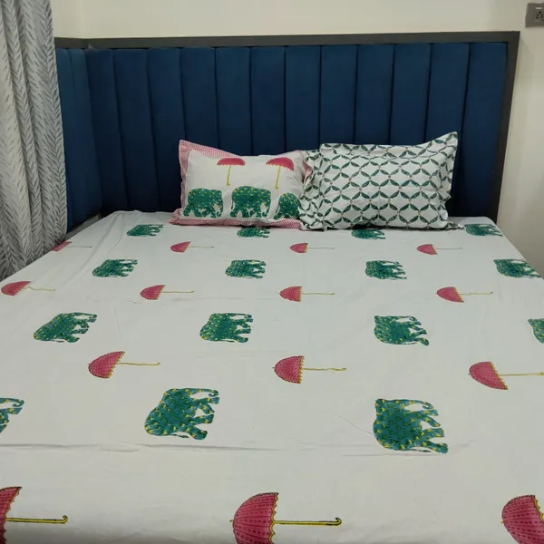 Cotton_Jaipuri_Hand_Print_White_and_Green_Jumbo_King_Size_Bedsheet_with_2_Pillow_Covers