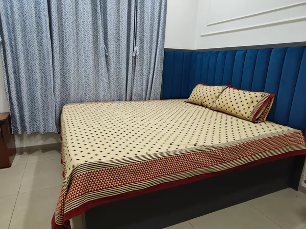 Cotton_Jaipuri_Print_Gray_and_Maroon_King_size_Bedsheet_with_2_Pillow_Covers