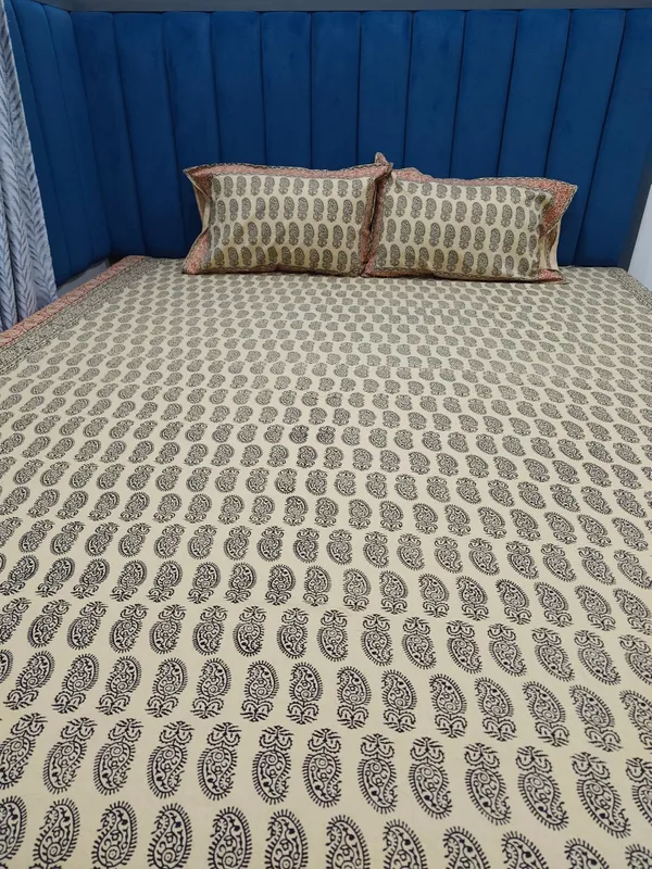Cotton_Jaipuri_Print_Gray_and_Maroon_King_size_Bedsheet_with_2_Pillow_Covers