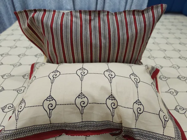 Cotton_Jaipuri_Print_Gray_and_Maroon_King_size_Bedsheet_with_2_Pillow_Covers