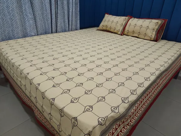 Cotton_Jaipuri_Print_Gray_and_Maroon_King_size_Bedsheet_with_2_Pillow_Covers