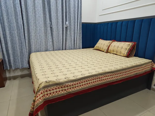 Cotton_Jaipuri_Print_Gray_and_Maroon_King_size_Bedsheet_with_2_Pillow_Covers