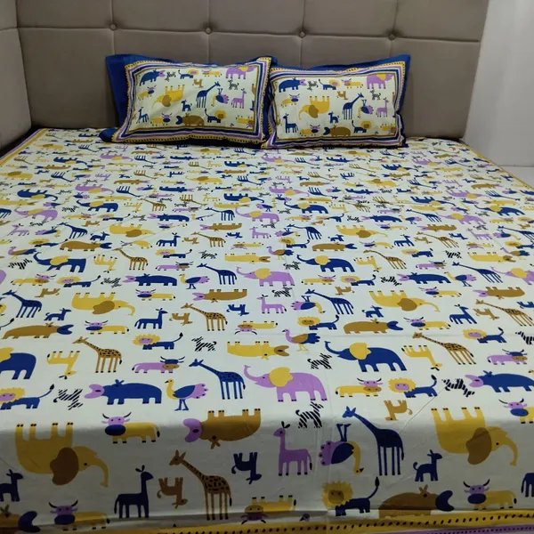 Cotton_Jaipuri_Print_White_and_Blue_King_Size_Bedsheet_with_2_Pillow_Covers