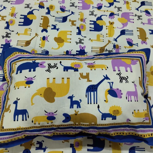 Cotton_Jaipuri_Print_White_and_Blue_King_Size_Bedsheet_with_2_Pillow_Covers