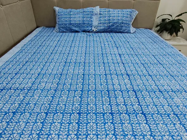 Cotton_Jaipuri_Print_White_and_Blue_King_size_Bedsheet_with_2_Pillow_Covers