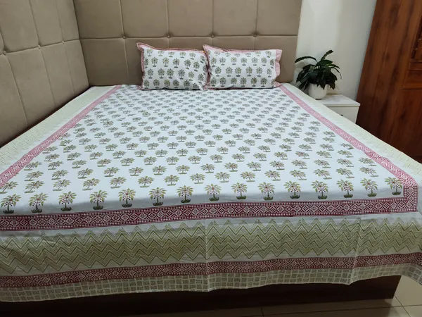 Cotton_Jaipuri_Print_White_and_Green_King_size_Bedsheet_with_2_Pillow_Covers