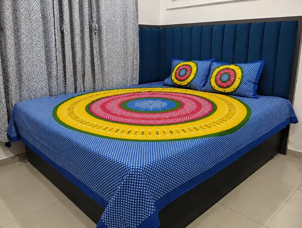 Cotton_Jaipuri_Print_Blue_And_Yellow_King_Size_Bedsheet_With_2_Pillow_Covers