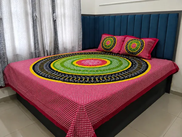 Cotton_Jaipuri_Print_Black_And_Red_King_Size_Bedsheet_With_2_Pillow_Covers
