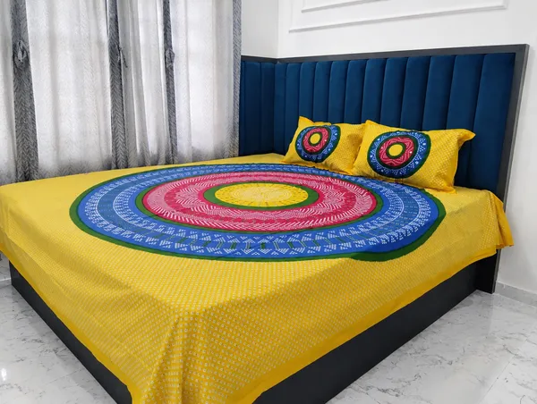 Cotton_Jaipuri_Print_Blue_And_Yellow_King_Size_Bedsheet_With_2_Pillow_Covers