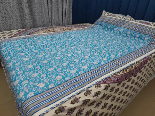 Pure_Cotton_Jaipuri_Razai_Single_size_with_Blue_and_White_print
