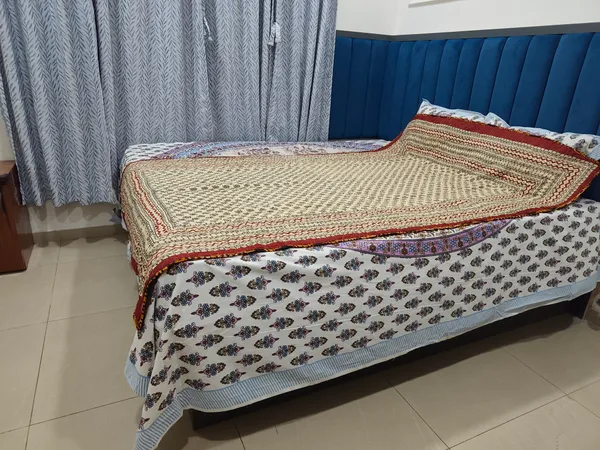 Pure_Cotton_Jaipuri_Razai_Single_size_with_Maroon_and_Beige_print