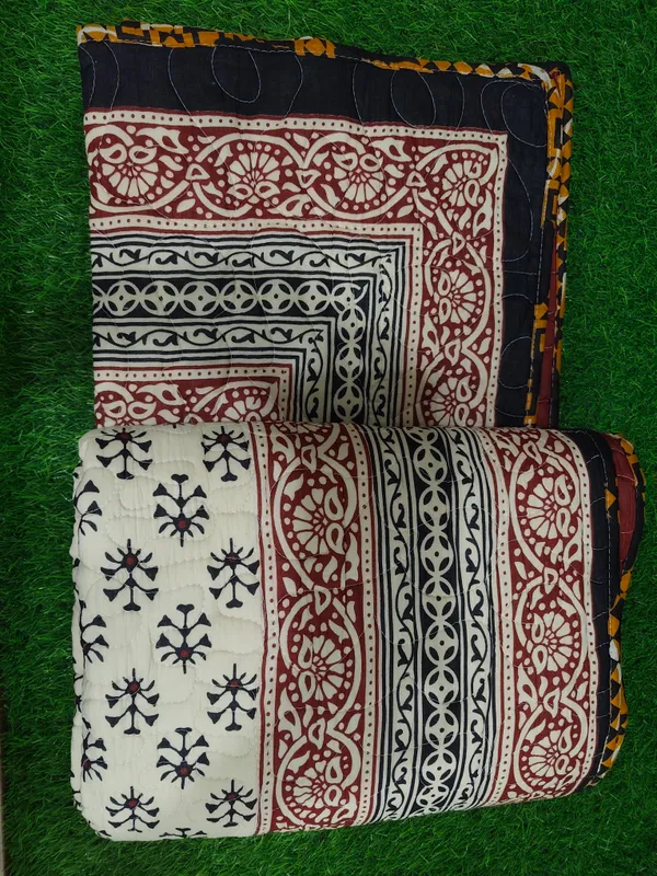 Pure_Cotton_Jaipuri_Razai_Single_size_with_Maroon_and_Beige_print
