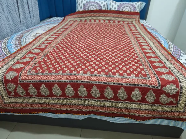 Pure_Cotton_Jaipuri_Razai_Single_size_with_Maroon_and_White_print