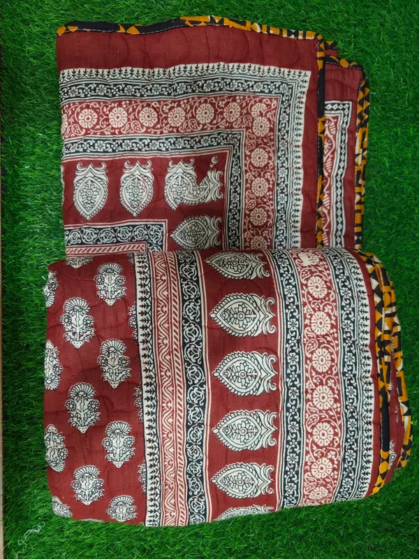 Pure_Cotton_Jaipuri_Razai_Single_size_with_Maroon_and_White_print