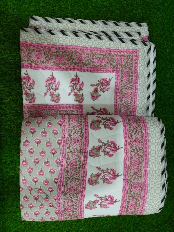 Pure_Cotton_Jaipuri_Razai_/_Comforter_with_Pink_and_White_print_single_size