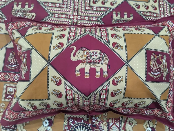 Cotton_Jaipuri_Print_Beige_And_Maroon_King_Size_Bedsheet_With_2_Pillow_Covers