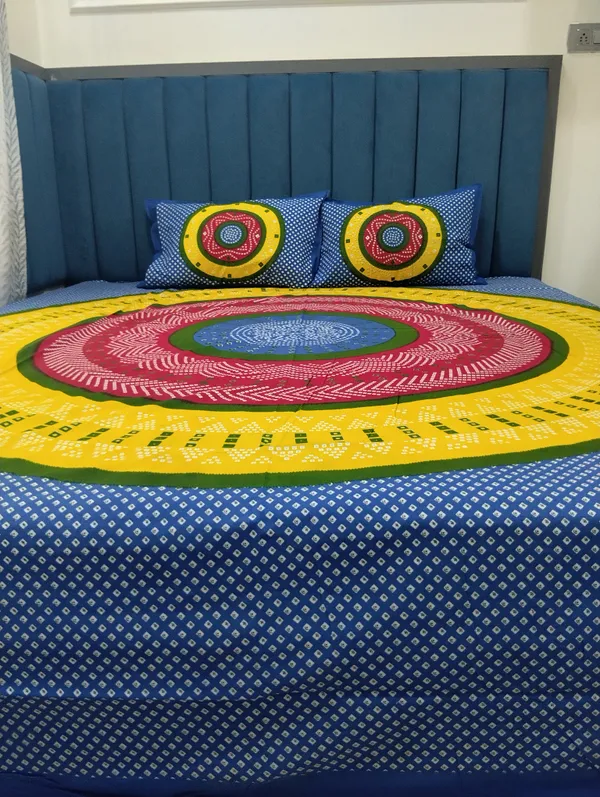 Cotton_Jaipuri_Print_Blue_And_Yellow_King_Size_Bedsheet_With_2_Pillow_Covers