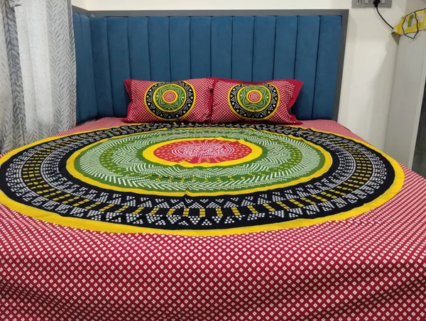Cotton_Jaipuri_Print_Black_And_Red_King_Size_Bedsheet_With_2_Pillow_Covers