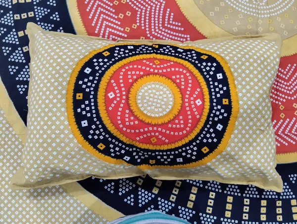 Cotton_Jaipuri_Print_Black_And_Beige_King_Size_Bedsheet_With_2_Pillow_Covers