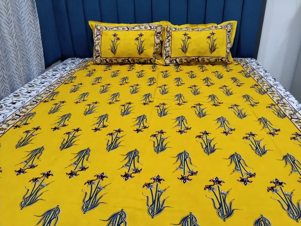 Cotton_Jaipuri_Print_White_And_Yellow_King_Size_Bedsheet_With_2_Pillow_Covers