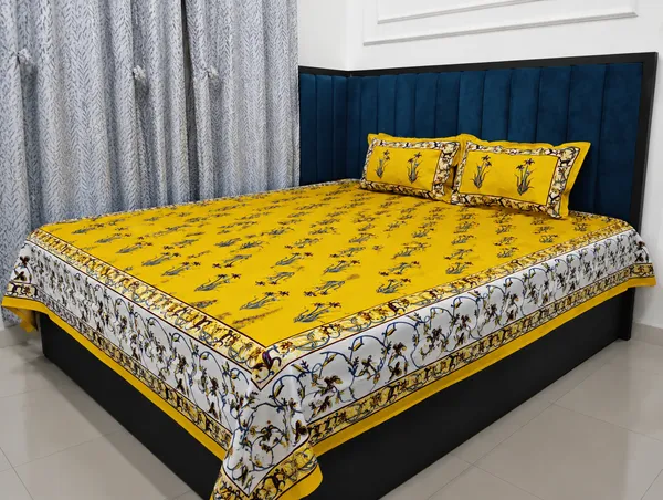 Cotton_Jaipuri_Print_White_And_Yellow_King_Size_Bedsheet_With_2_Pillow_Covers