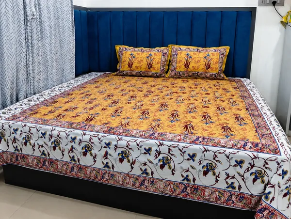 Cotton_Jaipuri_Print_White_And_Beige_King_Size_Bedsheet_With_2_Pillow_Covers