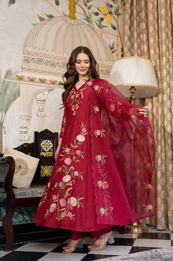 Maroon_Floral_Embroidered_Georgette_Suit_Set_With_Dupatta