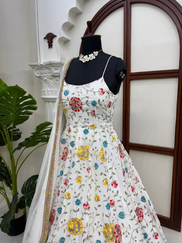 Premium_Floral_Embroidered_Anarkali_3-Piece_Set
