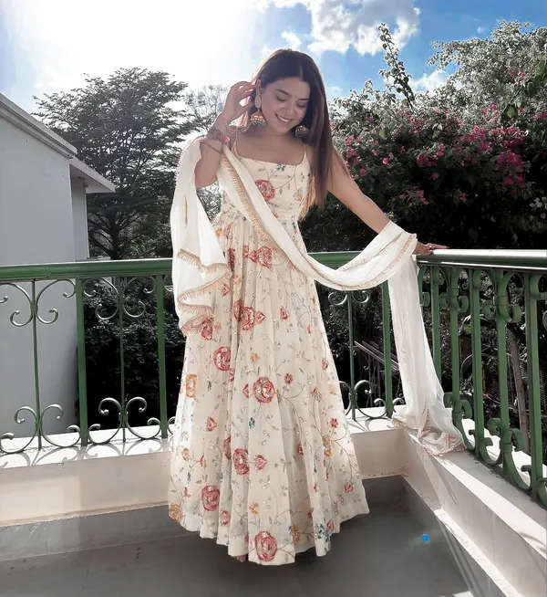 Premium_Floral_Embroidered_Anarkali_3-Piece_Set