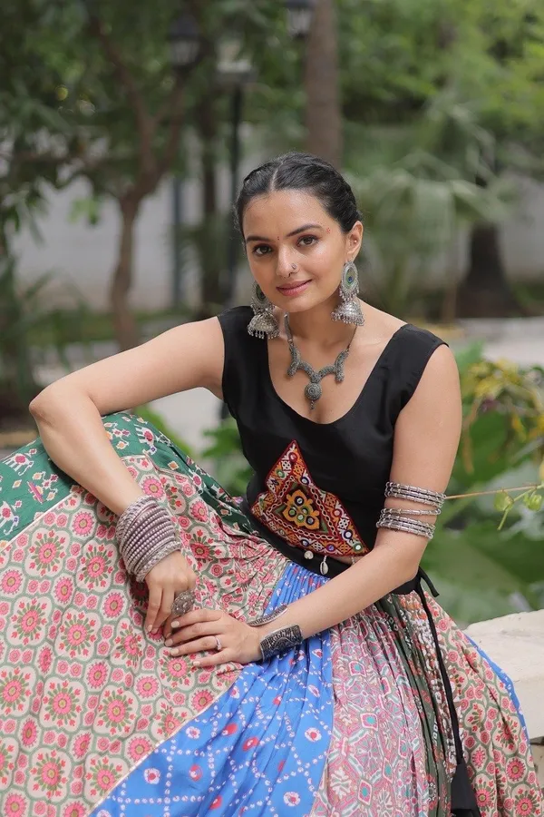 Multicolor_Printed_Lehenga_Choli_With_Black_Velvet_Border_-_Traditional_Indian_Ethnic_Wear