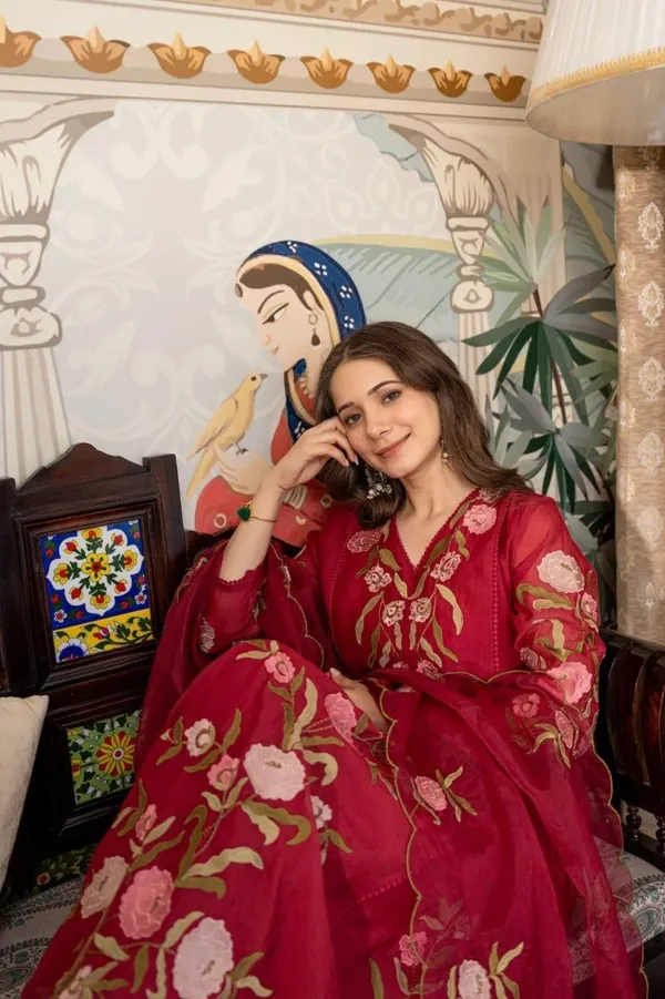 Maroon_Floral_Embroidered_Georgette_Suit_Set_With_Dupatta