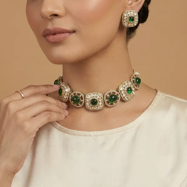 Green_And_White_Stone_Geometric_Brass_Jewellery_Set_For_Women