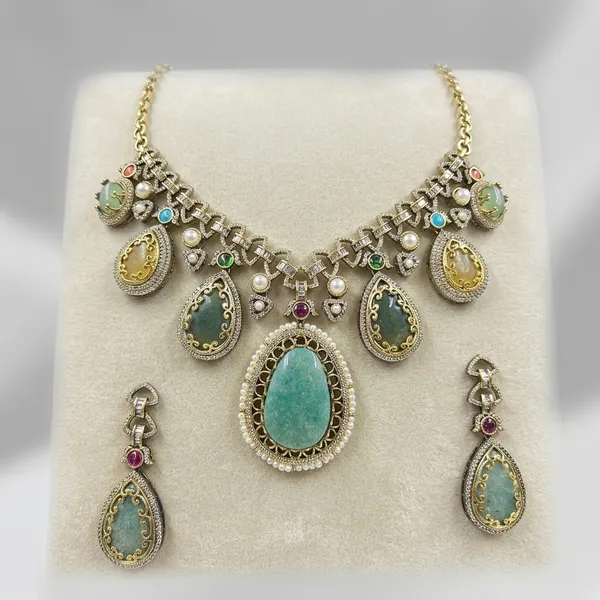 Multicolor_Stone_Brass_Teardrop_Pendant_Necklace_Set_For_Women