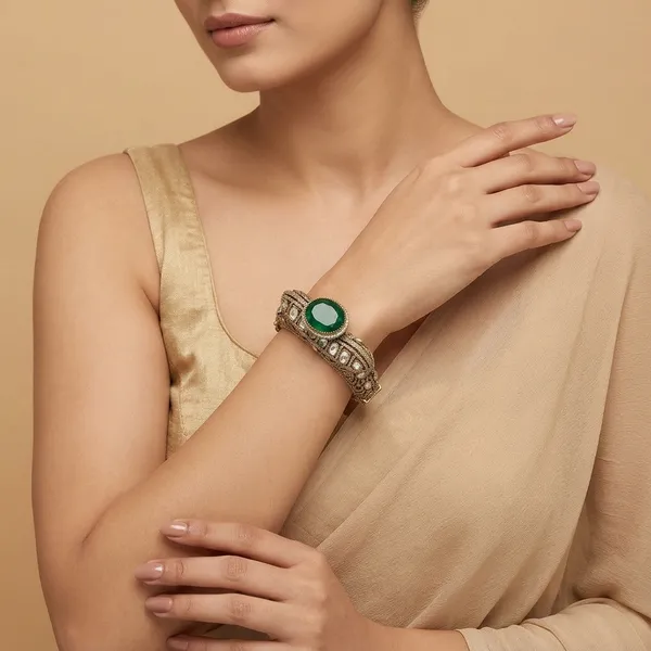 Antique_Gold_Plated_Green_Stone_Studded_Bangle