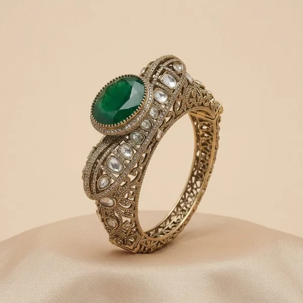 Antique_Gold_Plated_Green_Stone_Studded_Bangle