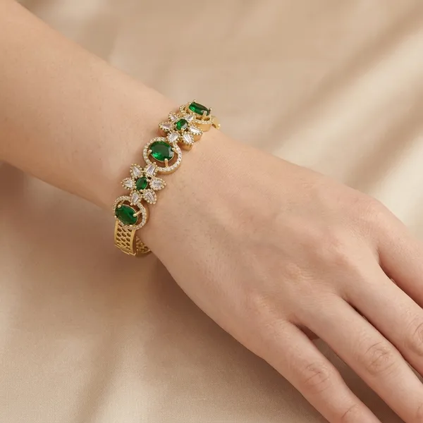 Gold_Plated_Green_Stone_Studded_Bracelet_For_Women