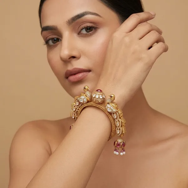 Golden_Peacock_Motif_Kundan_Bangle_For_Women
